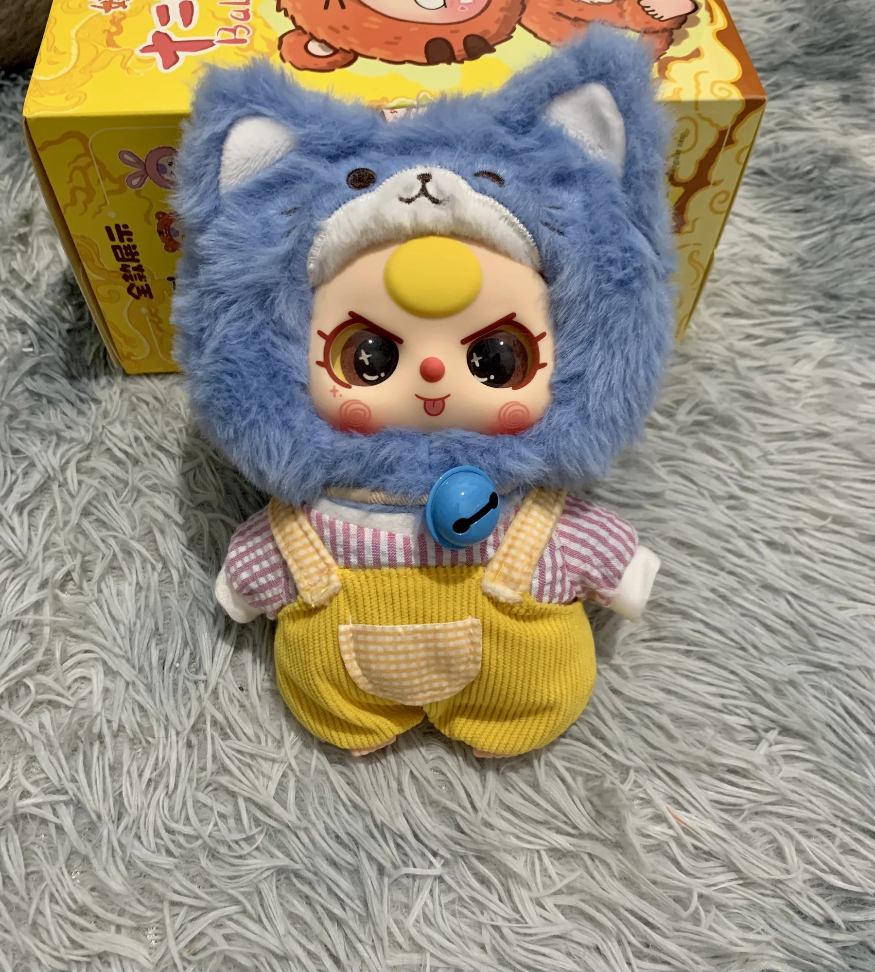 Mèo xanh yếm vàng