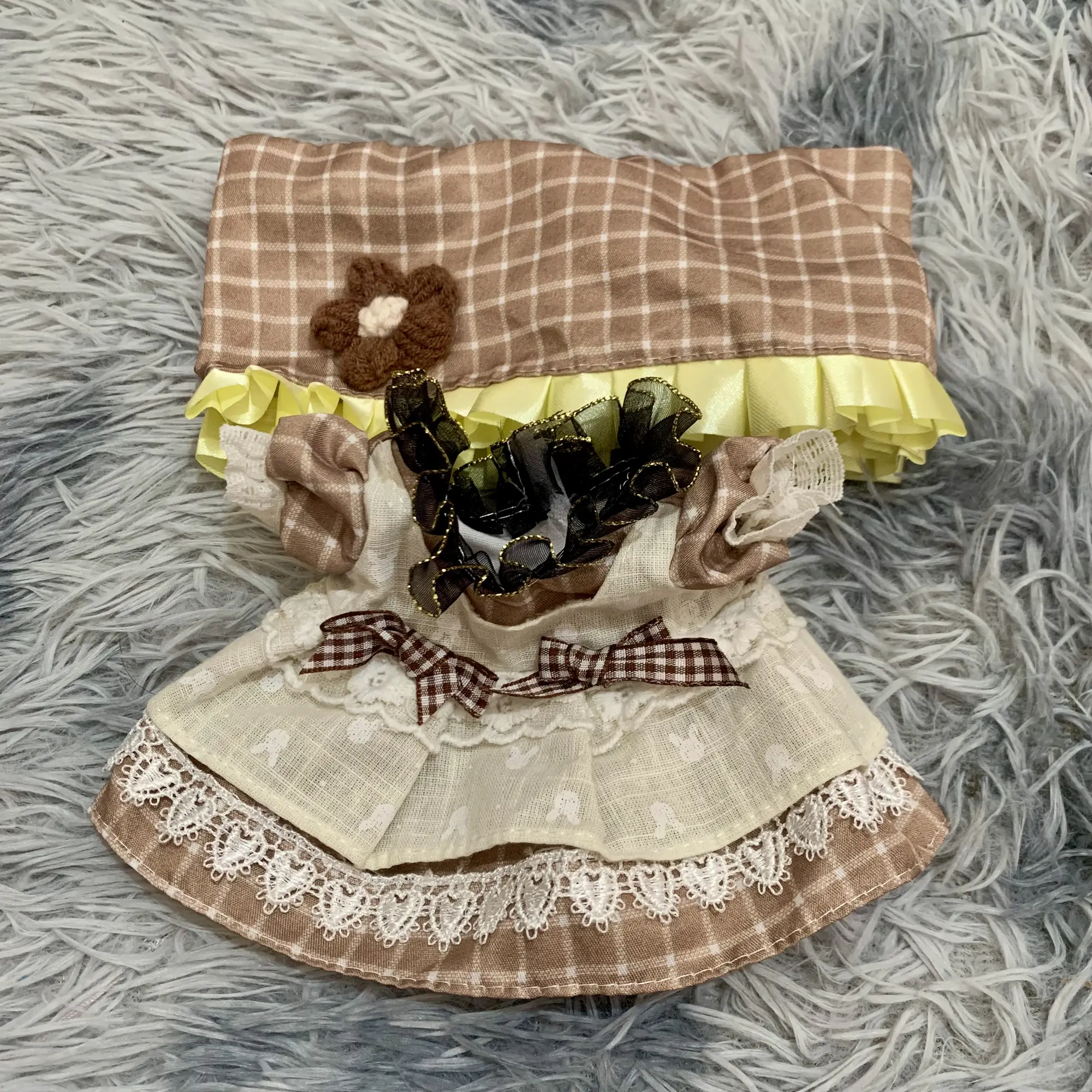 Set đầm + nón nâu caro