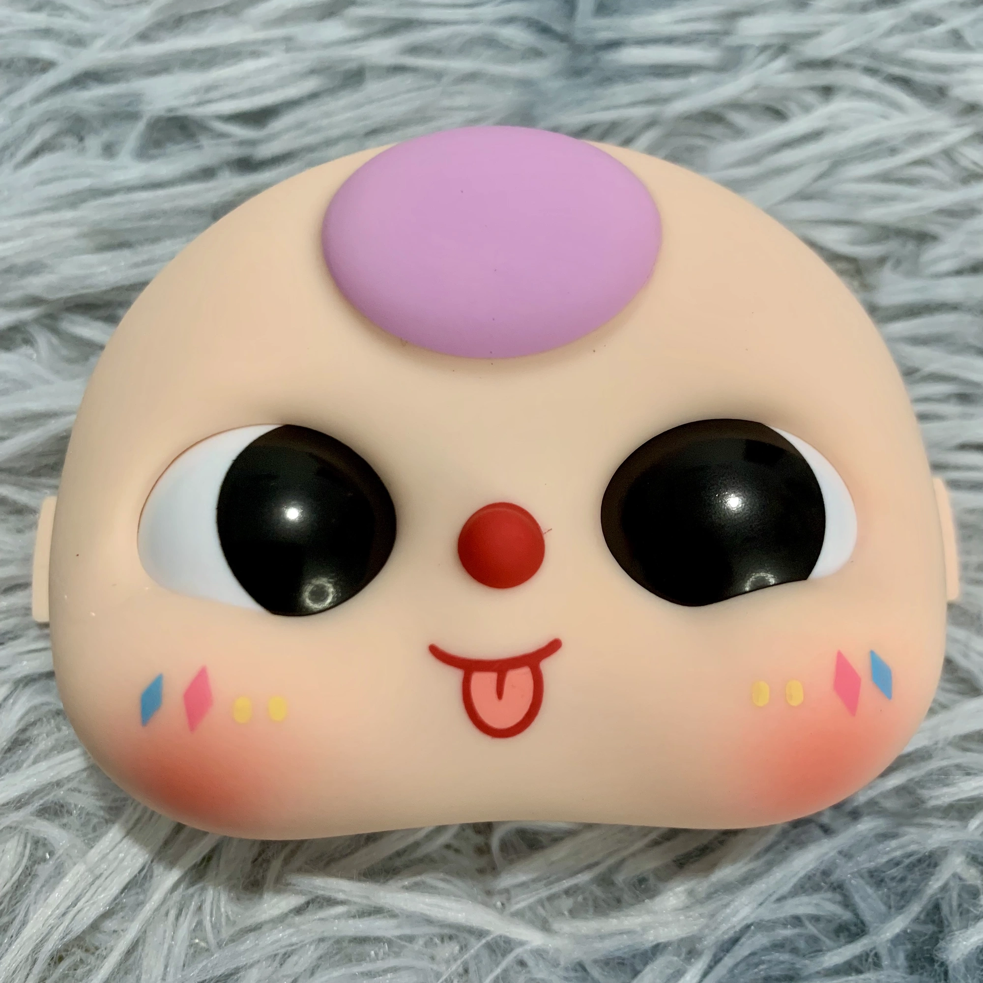 Tóc tím miệng lè (Lé ngang)