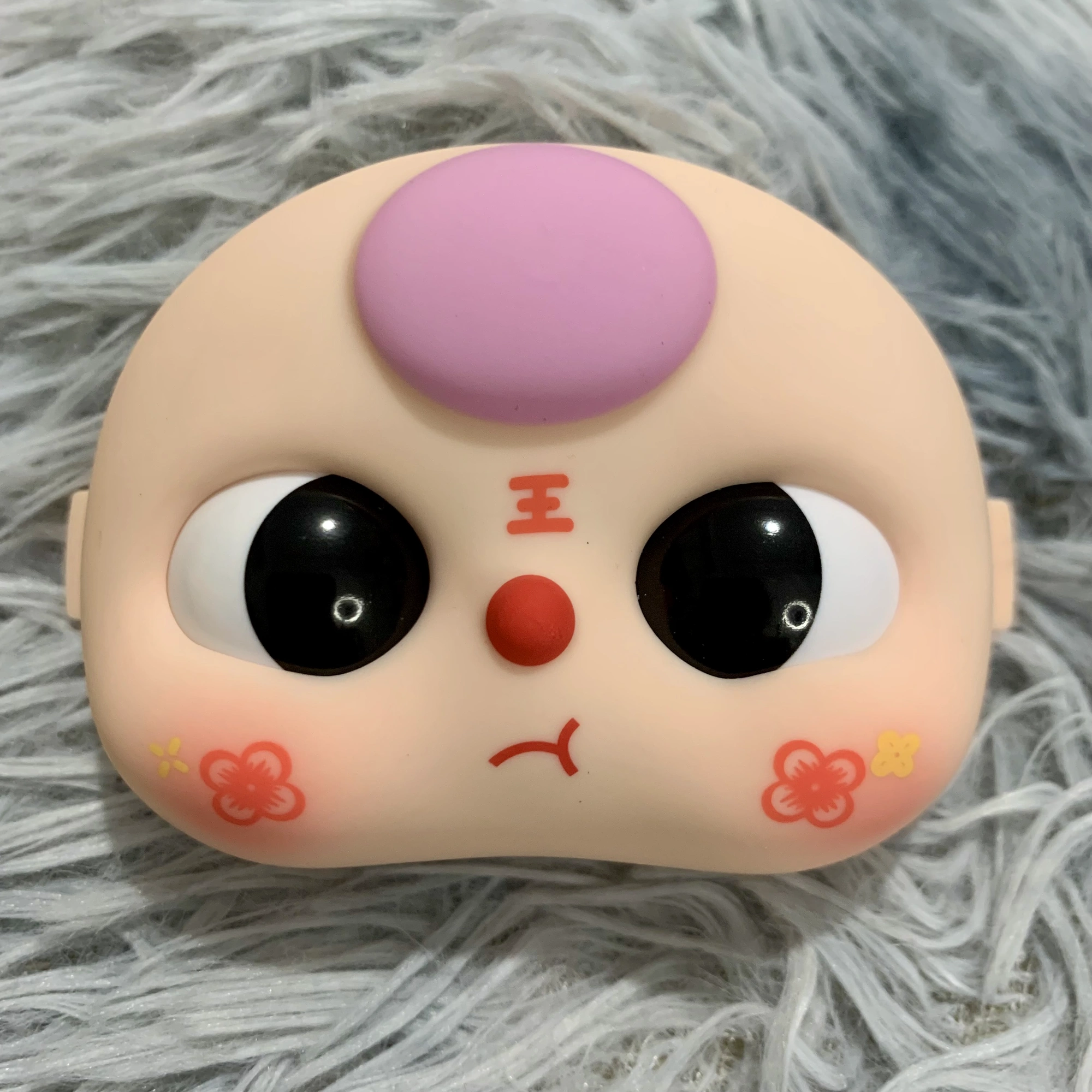 Tóc tím miệng giận má hoa (Lé ngang)