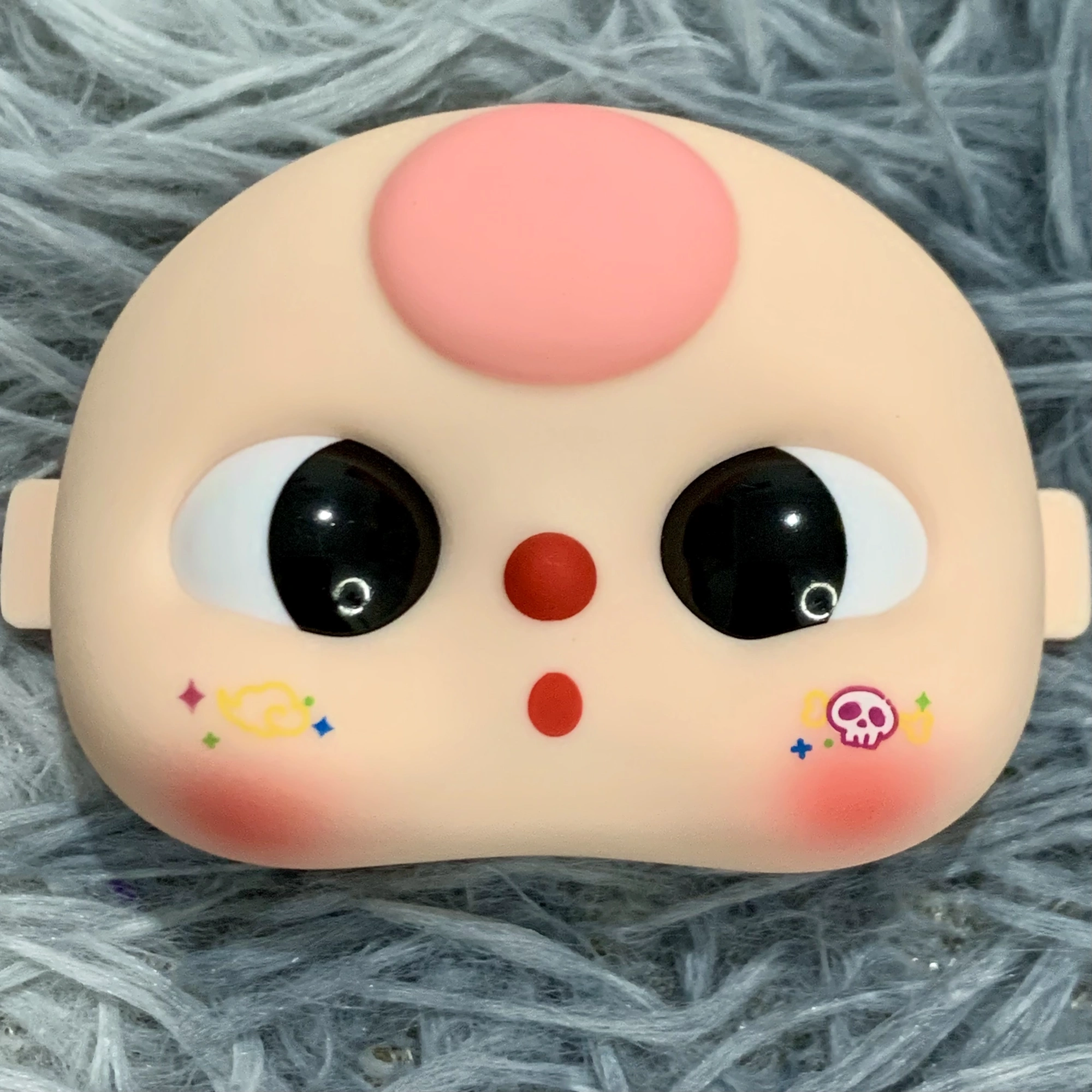 Tóc hồng miệng ô má đầu lâu (Lé ngang)