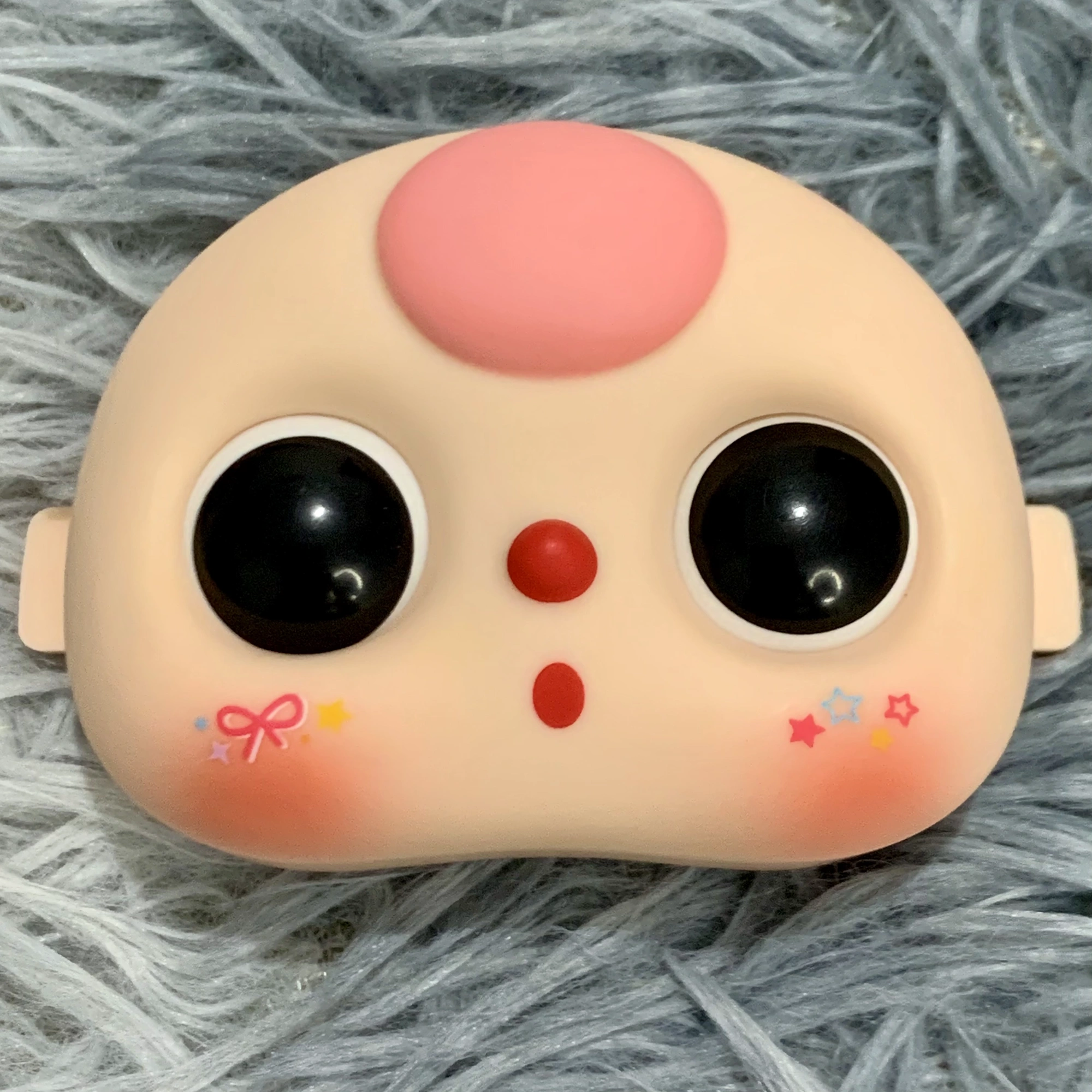 Tóc hồng miệng o má sao (Lé tròn)
