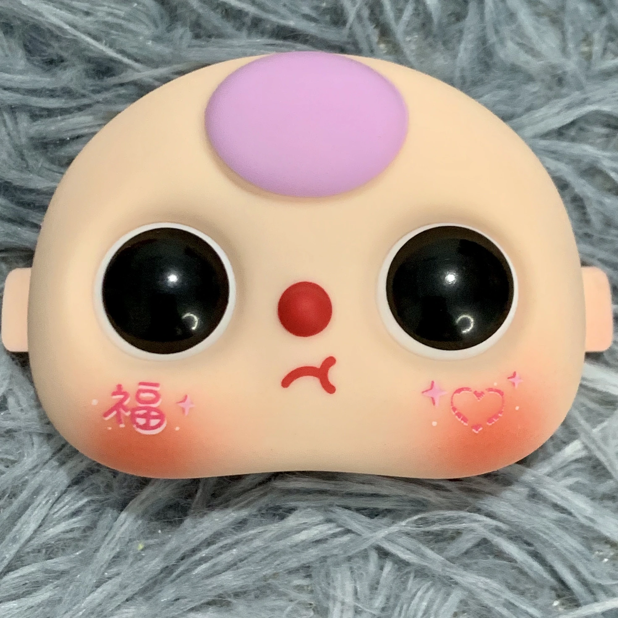 Tóc tím miệng giận má chữ (Lé tròn)