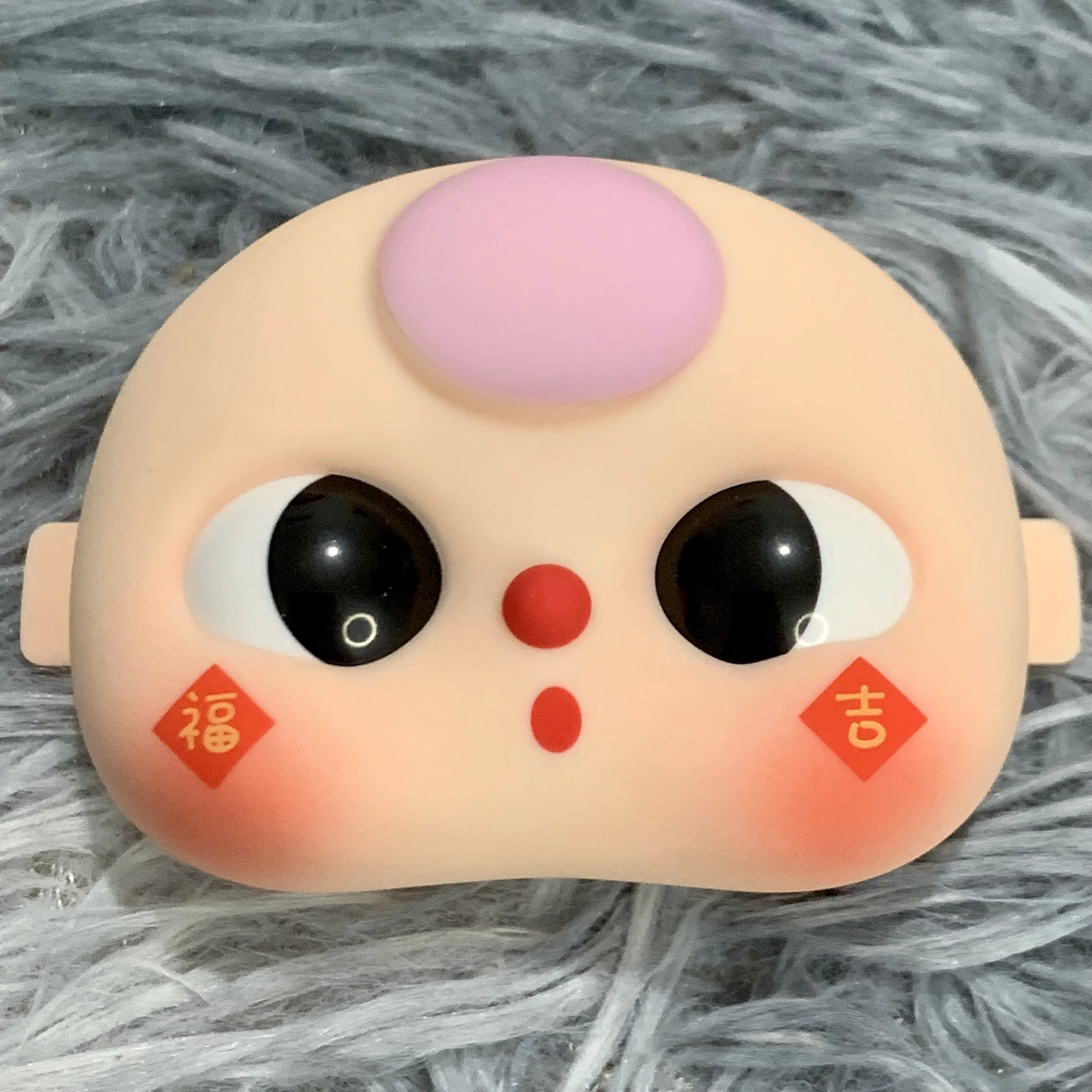 Tóc tím miệng o má tết (Lé ngang)
