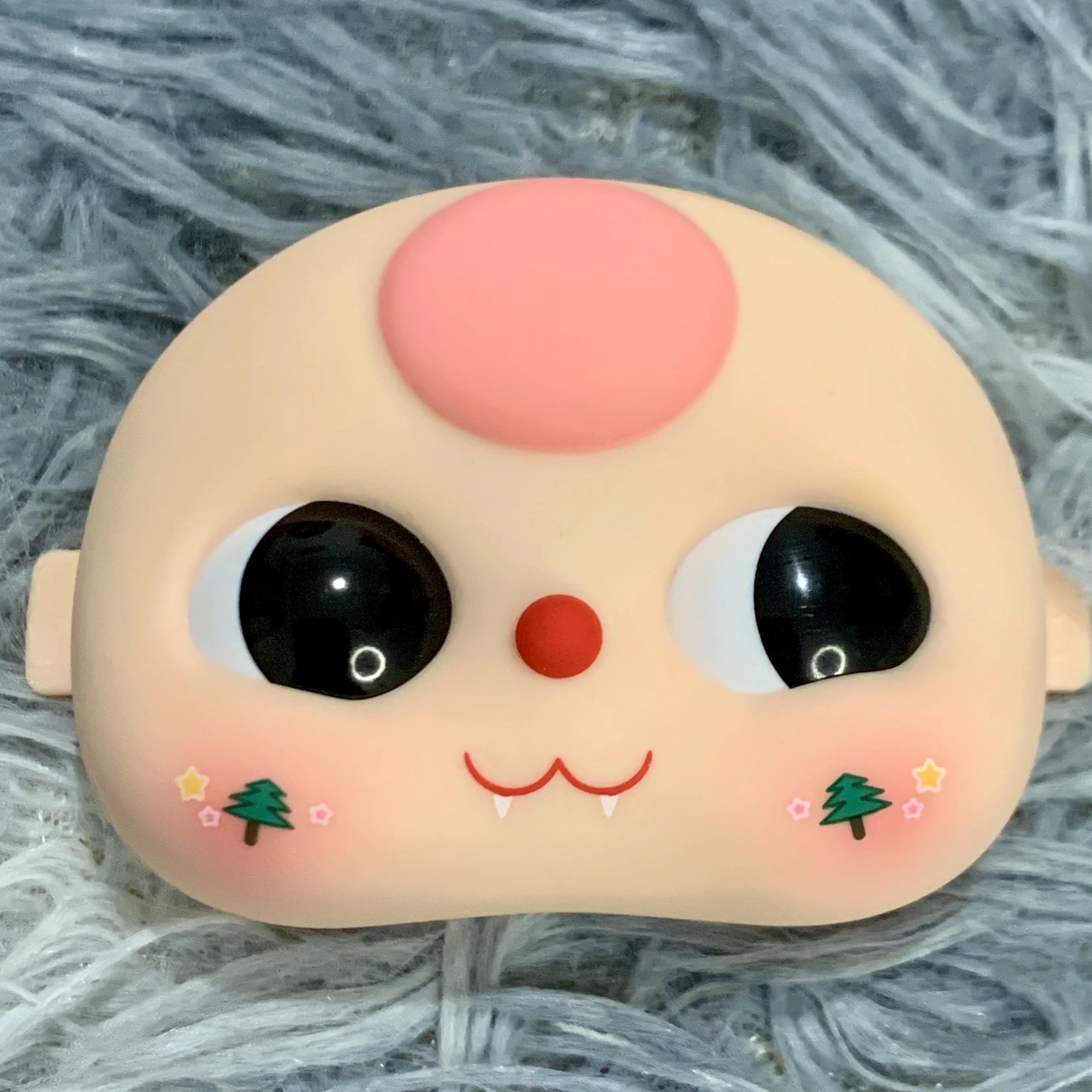 Tóc hồng miệng mèo má cây thông (Lé ngang)